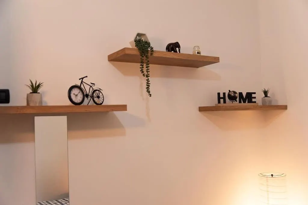 Genova-Tra Mare E Centro Storico Apartment Italy