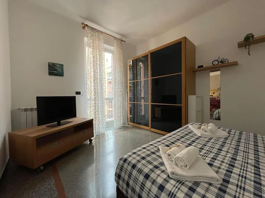 Genova-Tra Mare E Centro Storico Daire 0*, Cenova